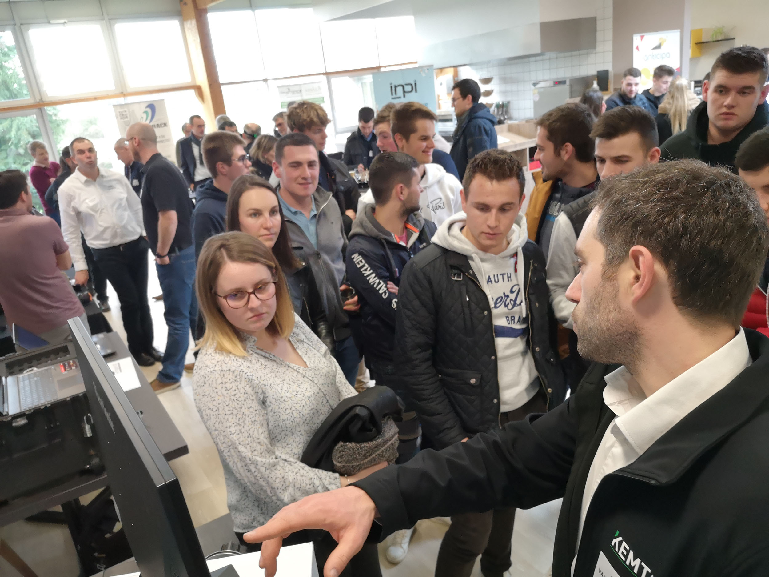 Smart Agri 2020 - Public devant kemtag