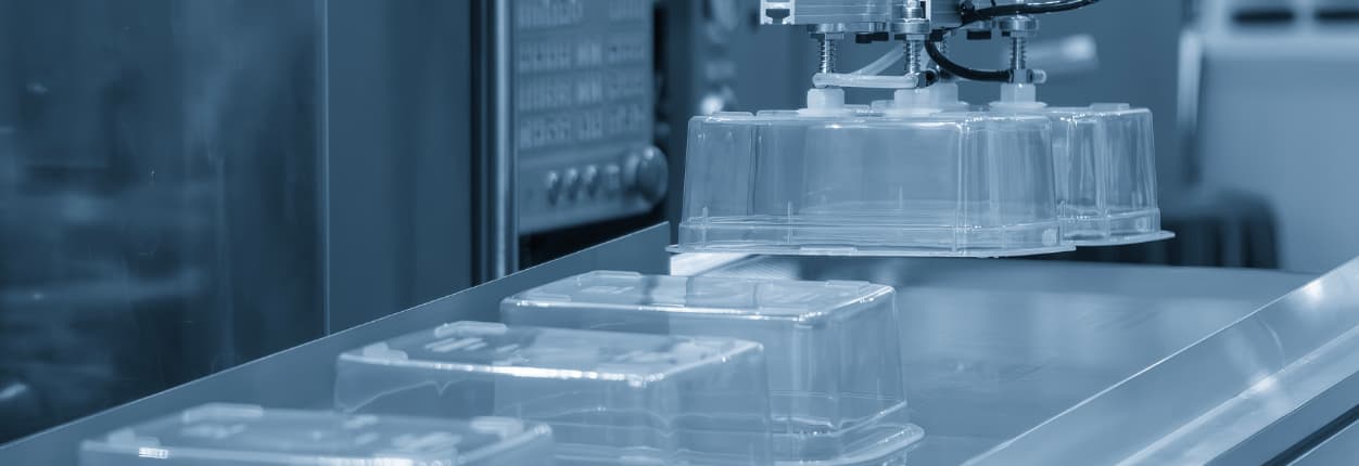 emballages agroalimentaires bretagne photo d'emballages plastique dans une usine